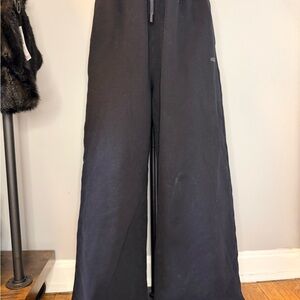 Aritzia Black Wide-Leg sweat Pants